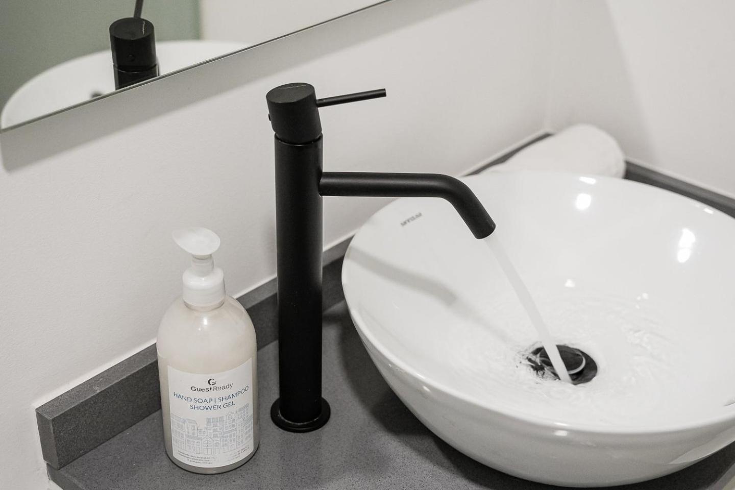 Guestready - A Modern Stay In Downtown OOporto Exteriör bild